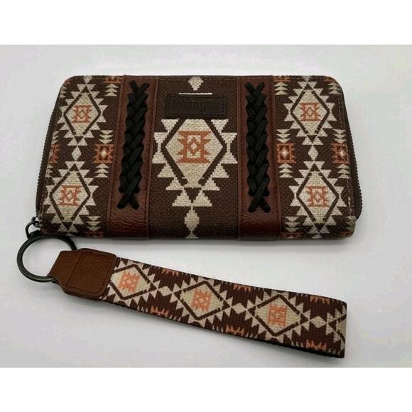 Wrangler Ladies Southwestern Brown Tan Wristlet Wallet Tribal Aztec Boho Zip - Picture 1 of 7